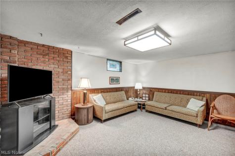 5931 Linder Circle NE Canton OH 44721