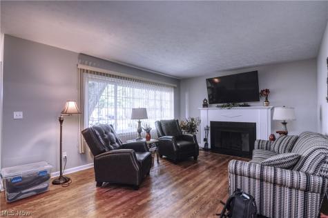614 Hartzell Drive Norton OH 44203