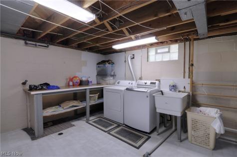 614 Hartzell Drive Norton OH 44203