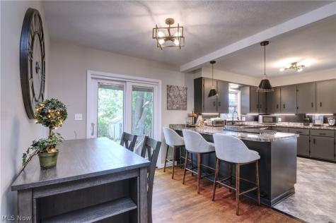 614 Hartzell Drive Norton OH 44203