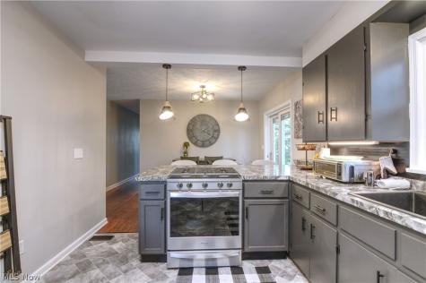 614 Hartzell Drive Norton OH 44203