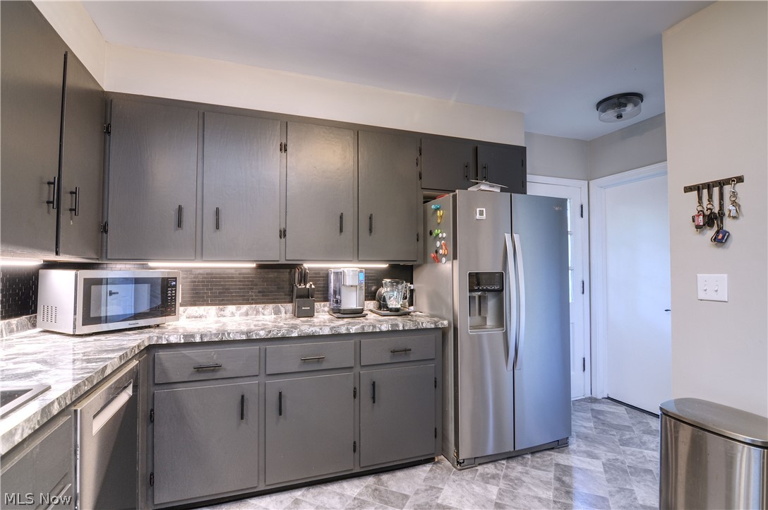 614 Hartzell Drive Norton OH 44203