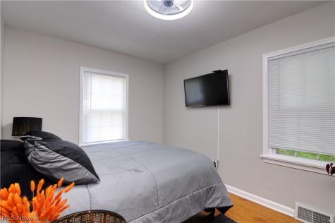 614 Hartzell Drive Norton OH 44203