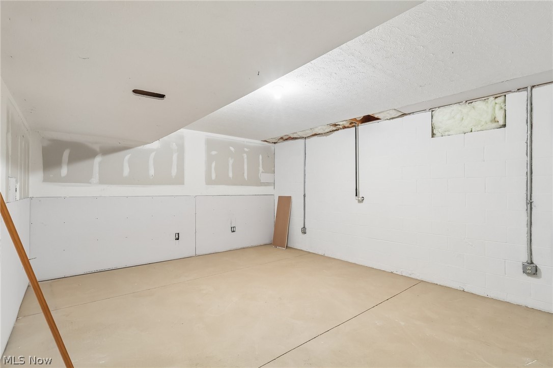 7478 Smalley Road Windham OH 44288