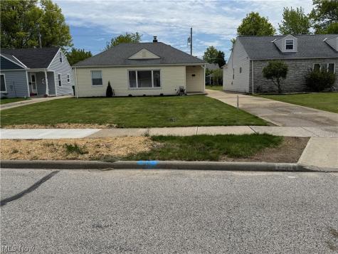29516 Cresthaven Drive Willowick OH 44095