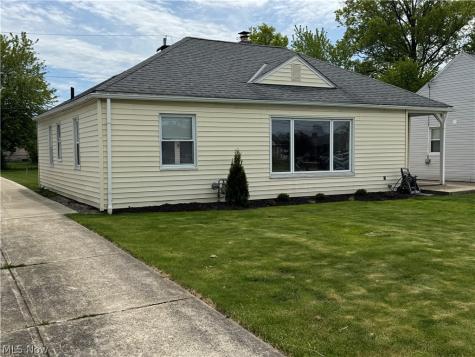 29516 Cresthaven Drive Willowick OH 44095