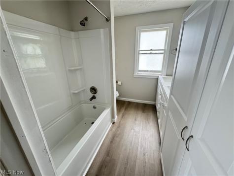 29516 Cresthaven Drive Willowick OH 44095