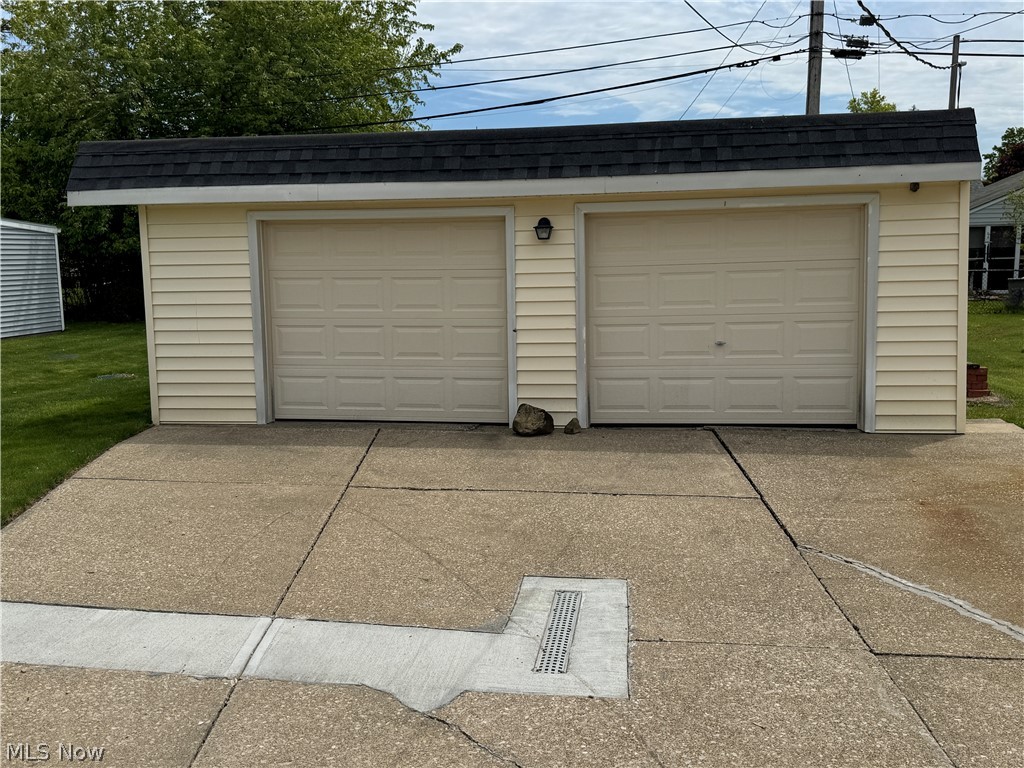29516 Cresthaven Drive Willowick OH 44095