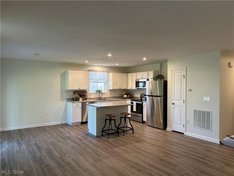 3208 Brentwood Drive Akron OH 44312