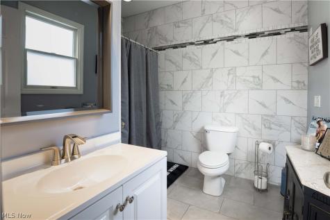 4307 S Fall Lake Drive Avon OH 44011