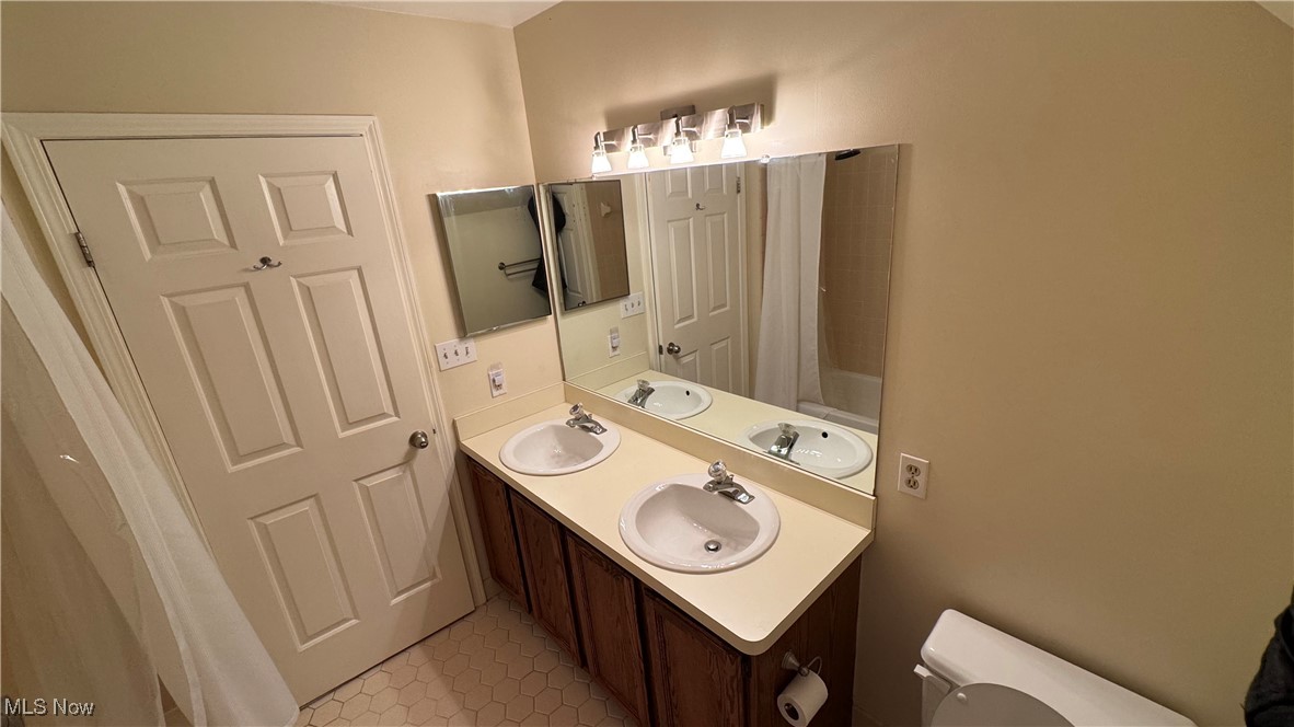 32443 S Burr Oak Drive Solon OH 44139