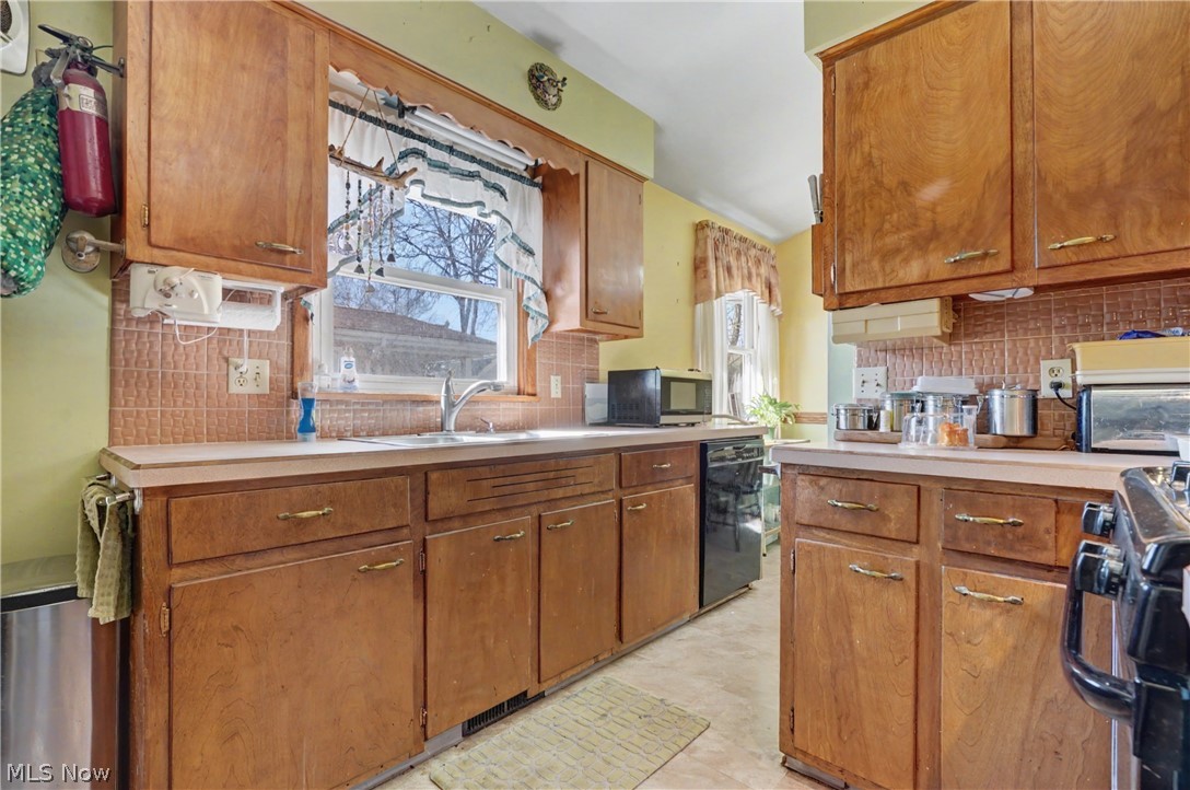473 Leeds Street Akron OH 44305