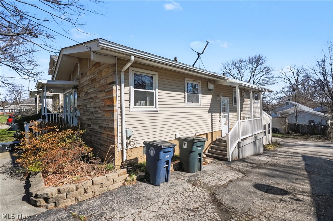473 Leeds Street Akron OH 44305