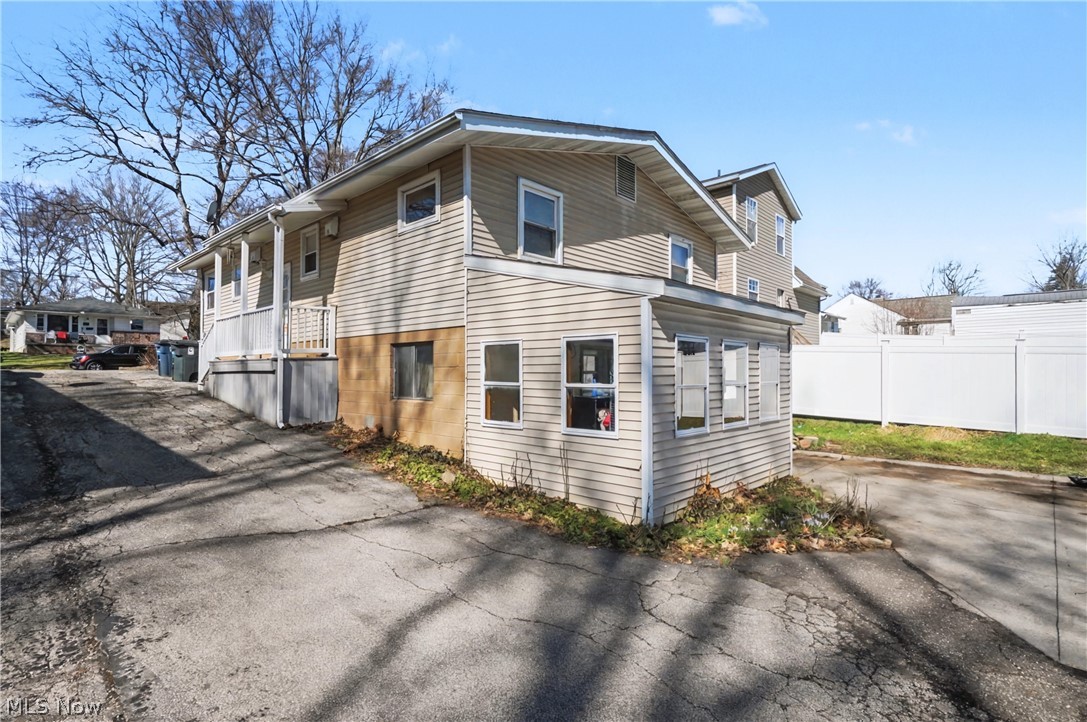 473 Leeds Street Akron OH 44305