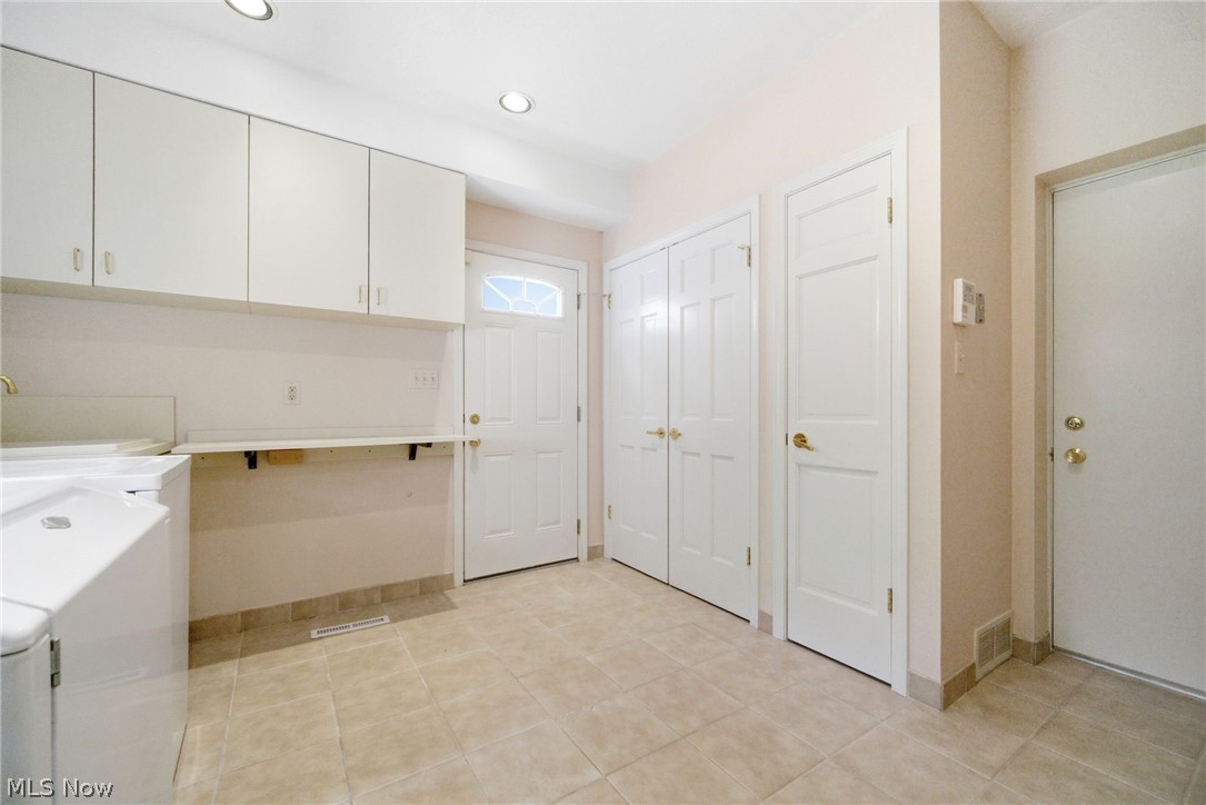 2081 Temblethurst Road Cleveland OH 44121