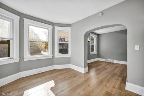 3822 Carlyle Avenue Cleveland OH 44109