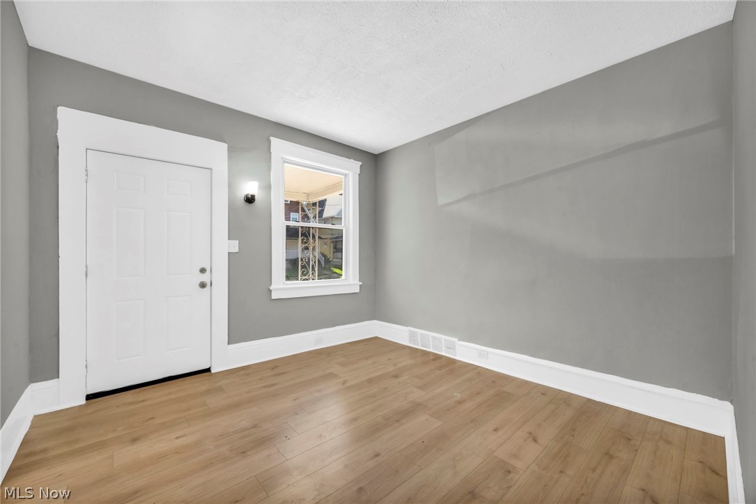 3822 Carlyle Avenue Cleveland OH 44109