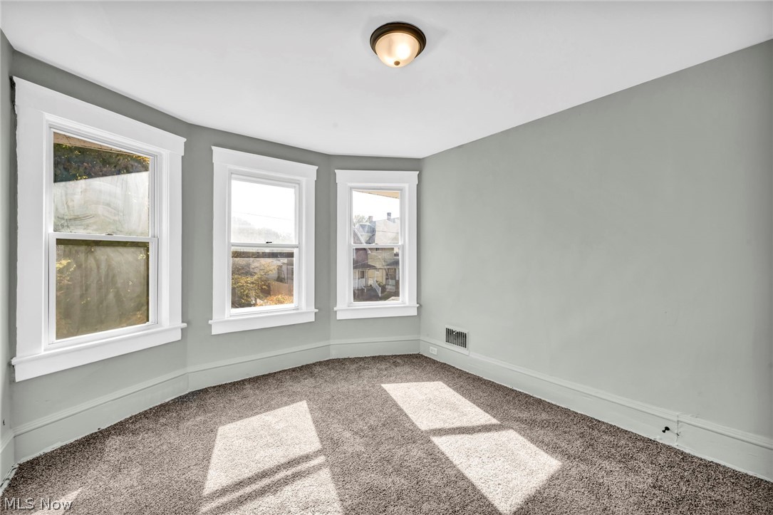3822 Carlyle Avenue Cleveland OH 44109