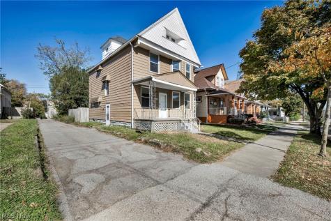 3822 Carlyle Avenue Cleveland OH 44109