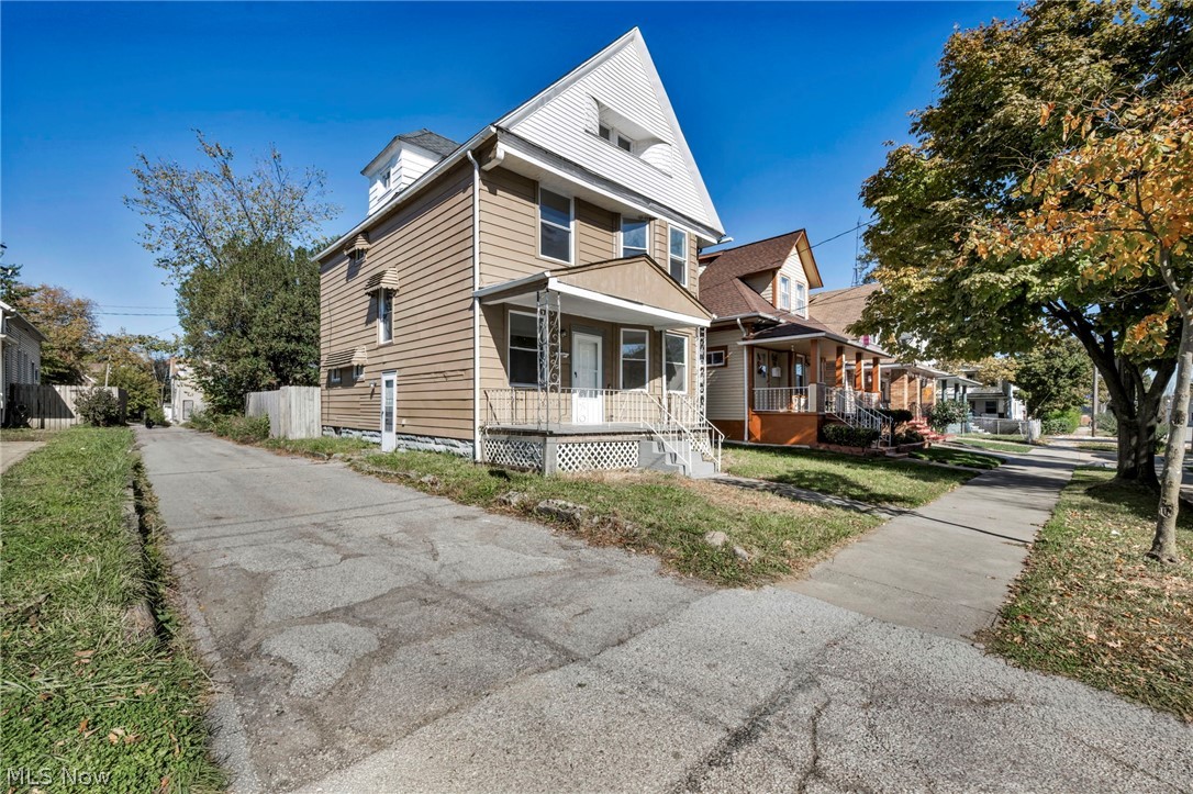 3822 Carlyle Avenue Cleveland OH 44109