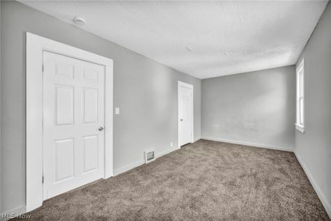 3822 Carlyle Avenue Cleveland OH 44109