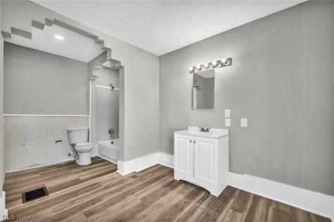 3822 Carlyle Avenue Cleveland OH 44109