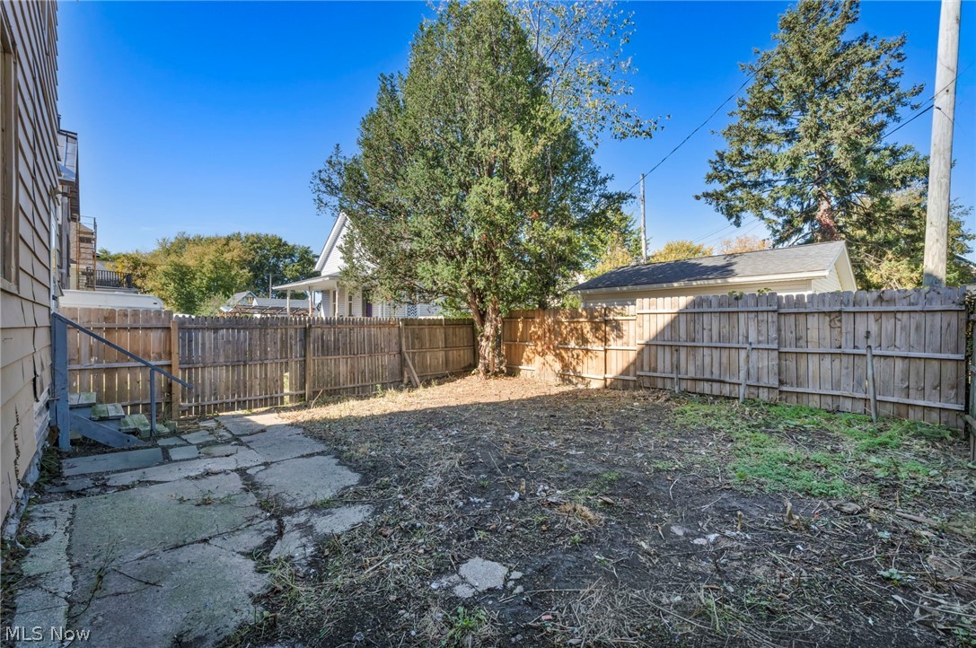 3822 Carlyle Avenue Cleveland OH 44109