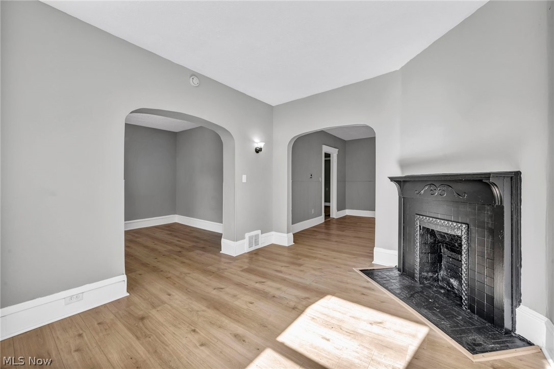 3822 Carlyle Avenue Cleveland OH 44109