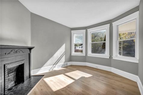 3822 Carlyle Avenue Cleveland OH 44109