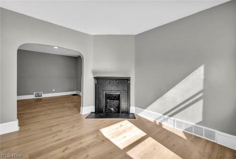 3822 Carlyle Avenue Cleveland OH 44109