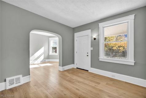 3822 Carlyle Avenue Cleveland OH 44109
