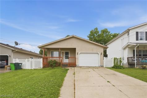 1094 Stratford Street Barberton OH 44203