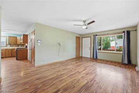 1094 Stratford Street Barberton OH 44203