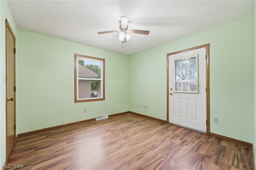 1094 Stratford Street Barberton OH 44203