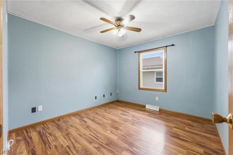 1094 Stratford Street Barberton OH 44203
