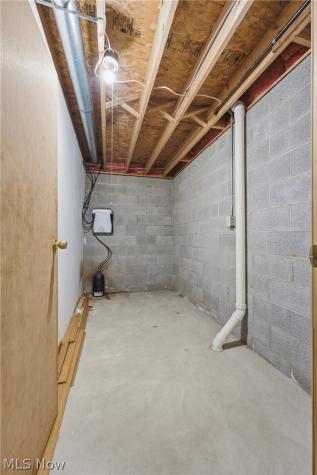 1094 Stratford Street Barberton OH 44203