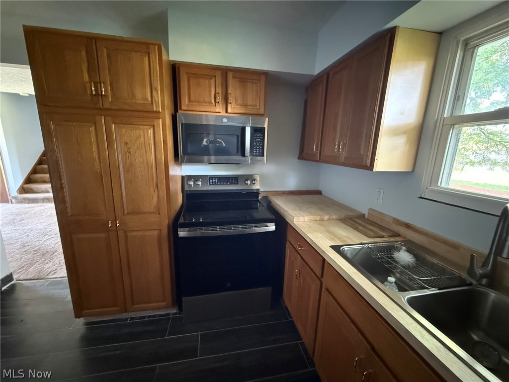 128 12th Street NW Strasburg OH 44680