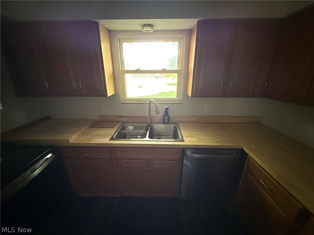 128 12th Street NW Strasburg OH 44680