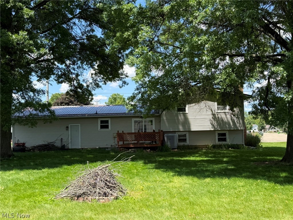 128 12th Street NW Strasburg OH 44680