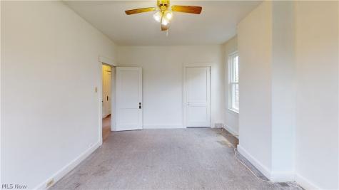 736 Oakmont Avenue Steubenville OH 43952