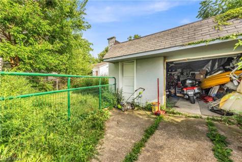 4119 Gifford Avenue Cleveland OH 44109