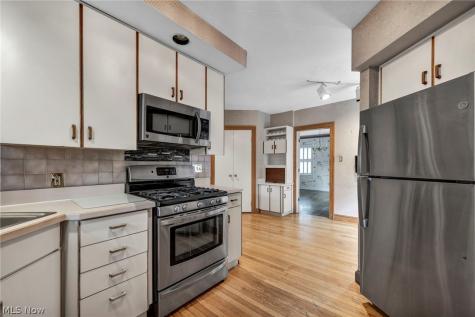 3295 Glencairn Road Shaker Heights OH 44122