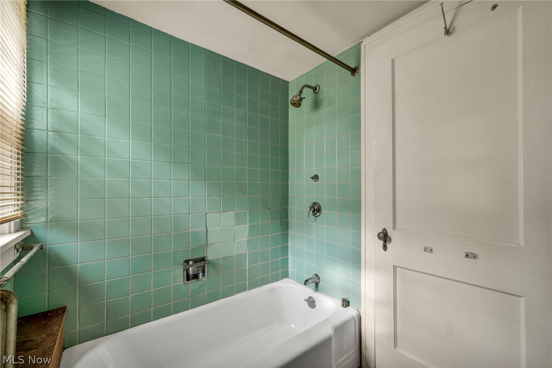 3295 Glencairn Road Shaker Heights OH 44122