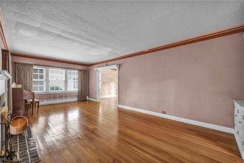 3295 Glencairn Road Shaker Heights OH 44122