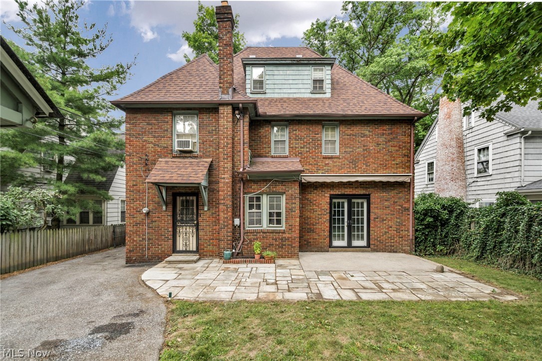 3295 Glencairn Road Shaker Heights OH 44122