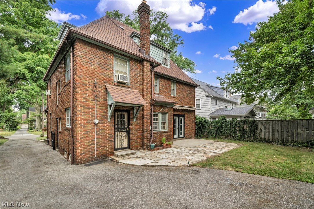 3295 Glencairn Road Shaker Heights OH 44122