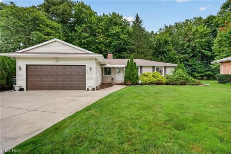 1597 Windsor Circle Mayfield Heights OH 44124