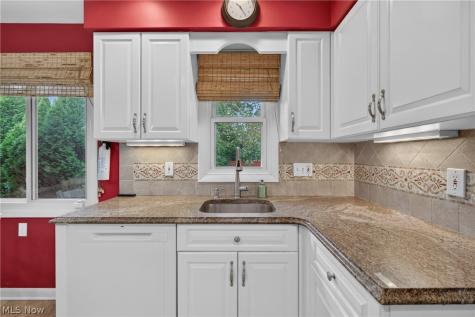 1597 Windsor Circle Mayfield Heights OH 44124