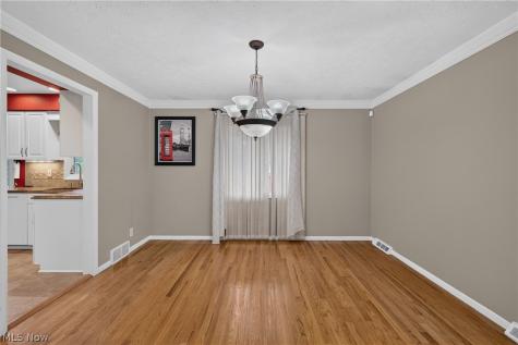 1597 Windsor Circle Mayfield Heights OH 44124