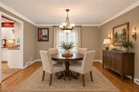 1597 Windsor Circle Mayfield Heights OH 44124